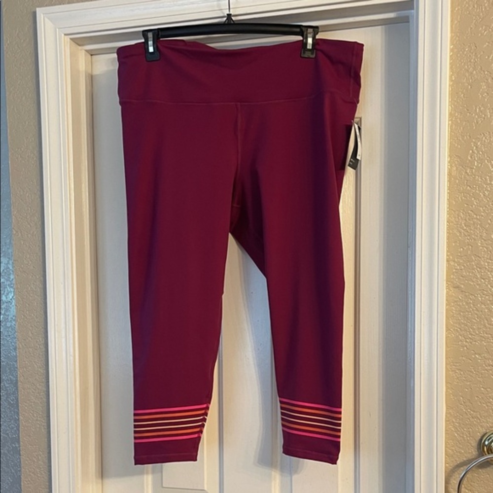 NWT GapFit  Maroon Leggings with Striped Detail on the bottom size XXL